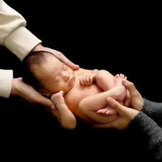 手の上のポーズ1