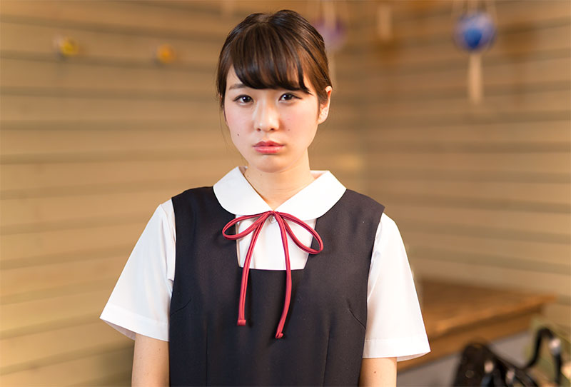 国内の工場で丁寧に縫製されたAqua Princess　ジャンパースカートは、3年間着ても崩れない縫製、テカりにくいアクアフレックス、着心地を追求した立体縫製など、高級ブランドとして恥じないクオリティを実現しました。